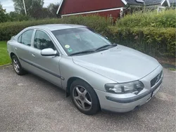 Grå Begagnad 2001 Volvo S60 Business Edition Sedan | 15 900 kr (Marknadspris)