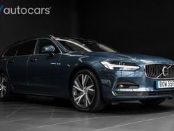 Mörkblå Begagnad 2021 Volvo V90 Kombi | 398 750 kr