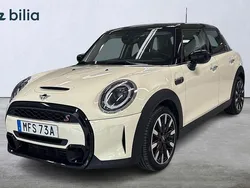 Vit Begagnad 2022 Mini Cooper S Halvkombi | 264 900 kr (Marknadspris)
