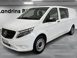 Vit (arktisk vit) Begagnad 2023 Mercedes Vito Minibuss | 549 875 kr