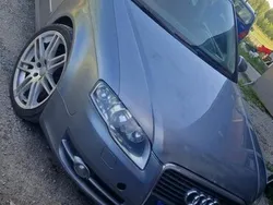 Grå Begagnad 2005 Audi A4 Comfort Kombi | 32 000 kr (Dyr)