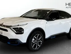 Vit (white) Begagnad 2022 Citroën e-C4 Shine Halvkombi | 219 900 kr (Marknadspris)