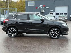 Svart Begagnad 2015 Nissan Qashqai SUV | 134 900 kr (Marknadspris)