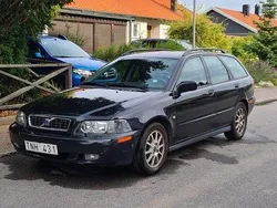 Svart Begagnad 2003 Volvo V40 Kombi | 29 000 kr (Marknadspris)