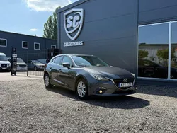Grå Begagnad 2016 Mazda 3 Inclusive Halvkombi | 129 900 kr (Marknadspris)