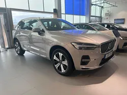 Vit Ny 2024 Volvo XC60 Core SUV | 584 900 kr (Marknadspris)