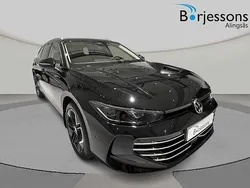 Svart Begagnad 2025 VW Passat Elegance Kombi | 499 900 kr