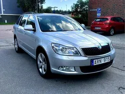 Silver Begagnad 2011 Skoda Octavia Elegance Kombi | 79 900 kr (Bra pris)