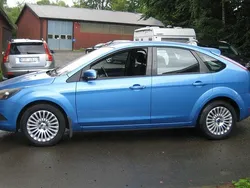 Blå Begagnad 2009 Ford Focus Titanium Halvkombi | 35 900 kr