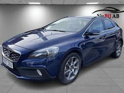Blå Begagnad 2016 Volvo V40 CC Ocean Race Kombi | 148 900 kr (Marknadspris)