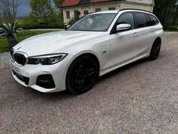 Begagnad 2022 BMW 330e M Sport Kombi | 299 900 kr (Superpris)