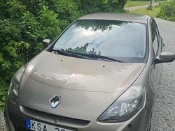 Brun Begagnad 2010 Renault Clio R.S. Halvkombi | 20 000 kr (Bra pris)