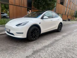 Vit Begagnad 2022 Tesla Model Y Long Range SUV | 387 900 kr