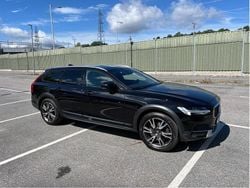 Svart Begagnad 2020 Volvo V90 CC Momentum Kombi | 269 000 kr (Bra pris)