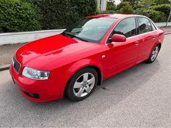 Röd Begagnad 2005 Audi A4 Comfort Sedan | 72 500 kr (Lite dyr)