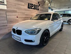 Vit Begagnad 2014 BMW 118 Halvkombi | 94 900 kr (Marknadspris)