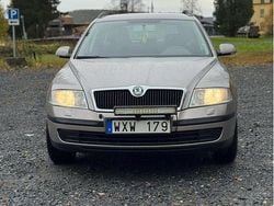 Brun Begagnad 2007 Skoda Octavia Kombi | 29 000 kr (Marknadspris)