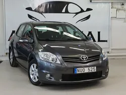Mörkgrå (grå) Begagnad 2012 Toyota Auris Plus Halvkombi | 79 900 kr (Marknadspris)