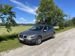 Grå Begagnad 2003 Seat Leon Halvkombi | 12 500 kr