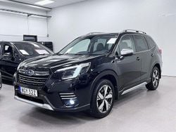 Svart (svartmetallic) Begagnad 2023 Subaru Forester SUV | 379 900 kr (Superpris)