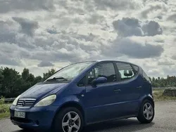 Blå Begagnad 2001 Mercedes A190 Elegance Halvkombi | 10 000 kr