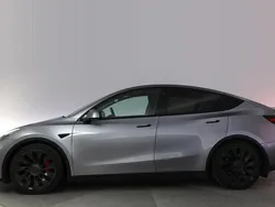 Begagnad 2023 Tesla Model Y Performance SUV | 465 000 kr