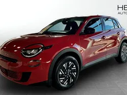 Röd (red) Ny 2025 Fiat 600 Lounge Halvkombi | 350 800 kr (Dyr)