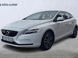 Vit Begagnad 2017 Volvo V40 Business Edition Halvkombi | 204 900 kr (Marknadspris)