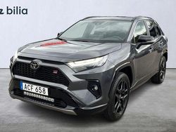 Mörkgrå (grå) Begagnad 2023 Toyota RAV4 Hybrid Sport SUV | 479 900 kr (Marknadspris)