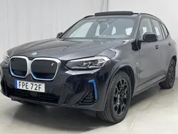 Svart Begagnad 2023 BMW iX3 Shadowline SUV | 430 000 kr