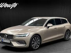Ljusgrå Begagnad 2022 Volvo V60 Core Kombi | 369 800 kr