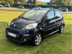 Svart Begagnad 2012 Peugeot 107 Halvkombi | 27 000 kr (Lite dyr)