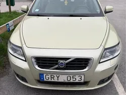 Grön Begagnad 2008 Volvo V50 Momentum Kombi | 25 000 kr (Marknadspris)