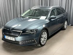 Grå Begagnad 2020 Skoda Superb Style Kombi | 249 800 kr (Marknadspris)