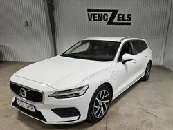 Vit Begagnad 2020 Volvo V60 Momentum Kombi | 309 000 kr (Marknadspris)