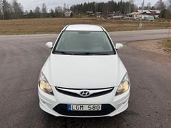Vit Begagnad 2011 Hyundai i30 Halvkombi | 47 500 kr (Marknadspris)