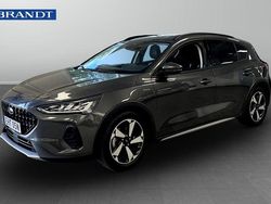 Grå Begagnad 2023 Ford Focus Active Halvkombi | 209 900 kr (Marknadspris)