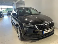 Svart (black magic pärleffekt me) Begagnad 2020 Skoda Karoq Comfort SUV | 159 900 kr (Marknadspris)
