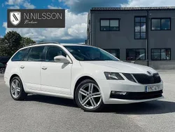 Vit Begagnad 2017 Skoda Octavia Kombi | 129 900 kr (Marknadspris)