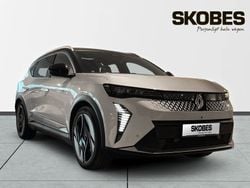 Vit Begagnad 2024 Renault Scénic Iconic Minibuss | 499 100 kr (Marknadspris)