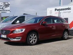 Röd Begagnad 2014 Volvo V60 Momentum Kombi | 79 000 kr (Marknadspris)