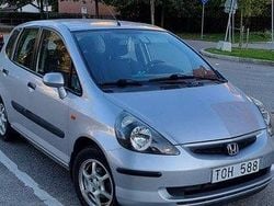 Silver Begagnad 2002 Honda Jazz Halvkombi | 22 000 kr (Superpris)