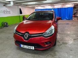 Röd Begagnad 2017 Renault Clio GrandTour Kombi | 74 900 kr (Marknadspris)