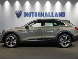 Chronosgrå metallic Begagnad 2023 Audi Q8 e-tron Proline SUV | 598 000 kr