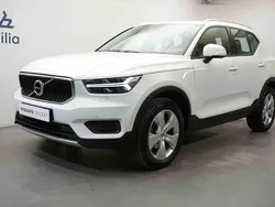 Vit Begagnad 2022 Volvo XC40 SUV | 289 900 kr
