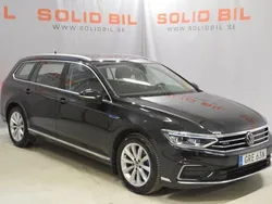 Svart Begagnad 2023 VW Passat Executive Kombi | 289 900 kr (Superpris)