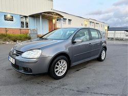 Grå Begagnad 2009 VW Golf VI Trendline Halvkombi | 29 999 kr (Superpris)