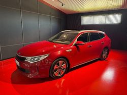 Röd Begagnad 2017 Kia Optima Hybrid Comfort Sedan | 159 900 kr (Marknadspris)