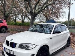 Vit Begagnad 2009 BMW 118 Advantage Halvkombi | 74 900 kr (Dyr)