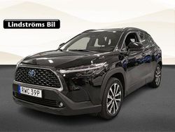Svart Begagnad 2023 Toyota Corolla Cross Style SUV | 359 900 kr (Marknadspris)